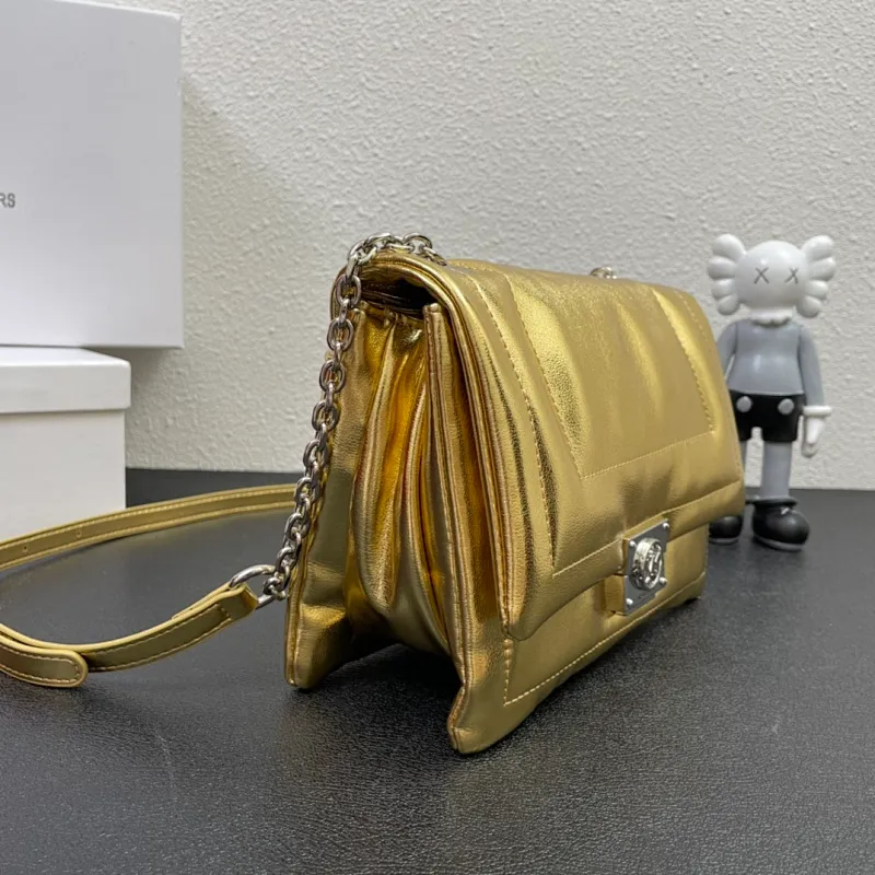 All categories Official website "Brand Women's Bags" Women's Bags 💙 MK replica MK, fine imitation MK bags, MK handbags, 2023 official latest version MK cowhide crossbody bag, bag factory, original material, size: 23-16-8CM